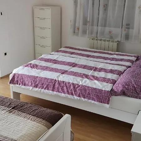 Apartma Ceh Lägenhet Črni Kal